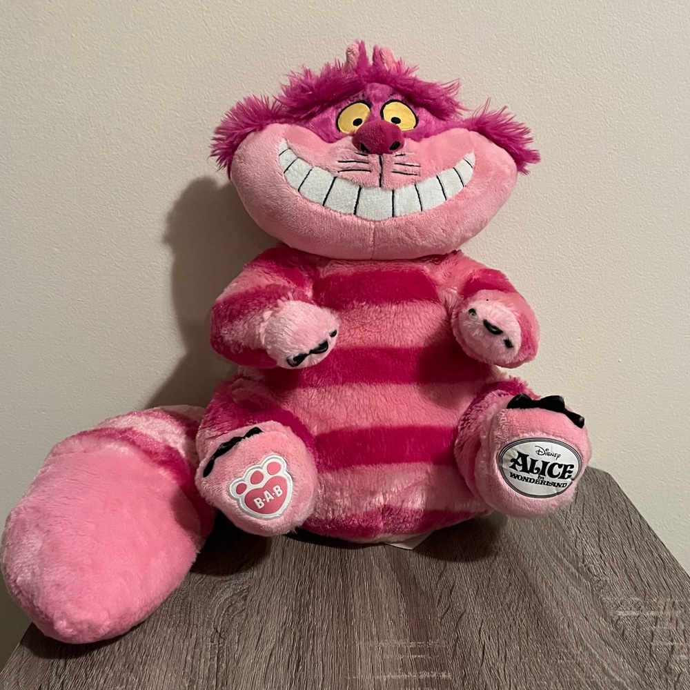 Disney Cheshire cat Alice in Wonderland